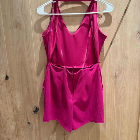 Fuchsia Romper with pockets - Picture 3 of 5